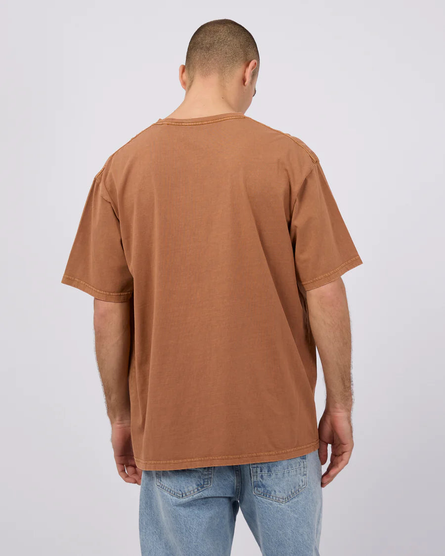 SILENT THEORY - Classic Tee - Clay