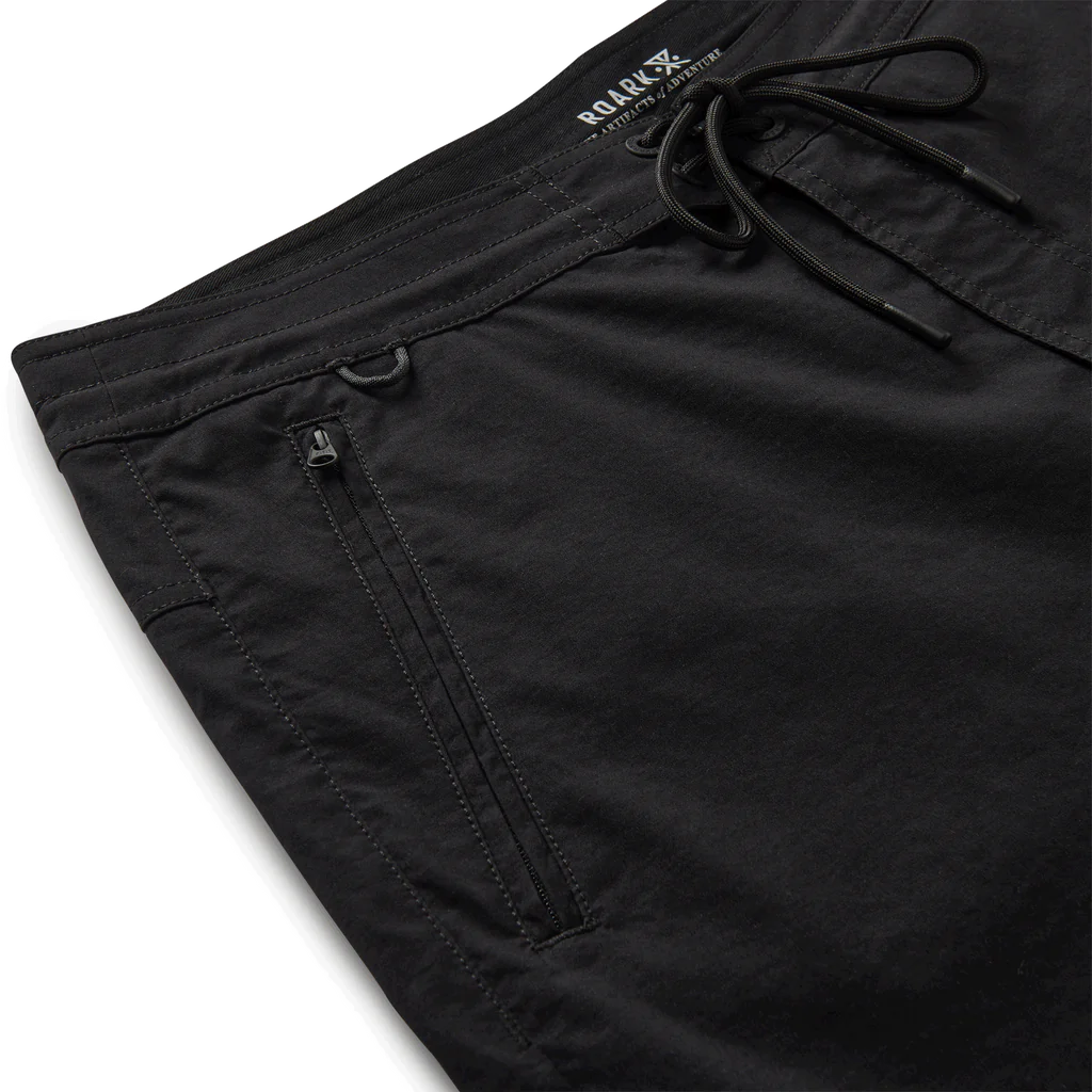 ROARK - Layover Trail Shorts 17" - BLACK