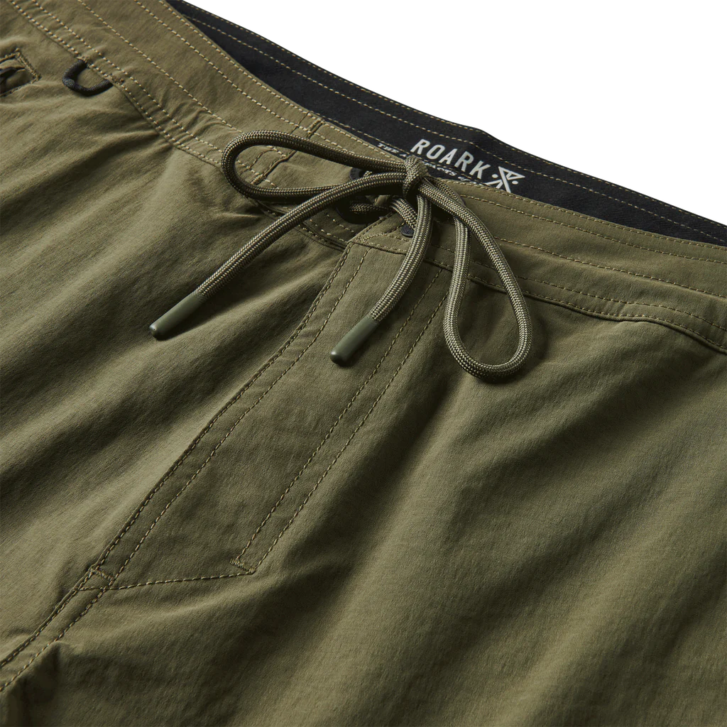 ROARK - Layover Trail Shorts 17" - MILITARY