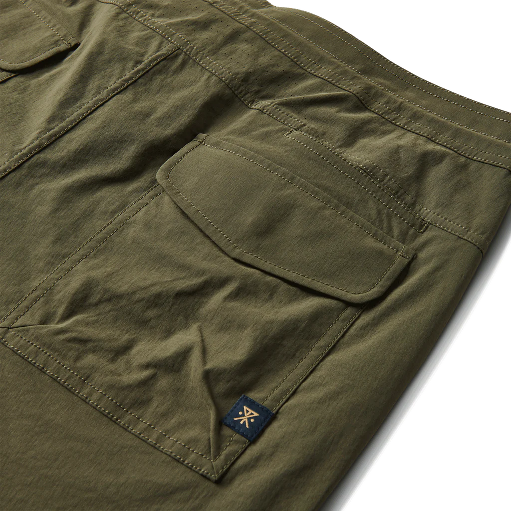 ROARK - Layover Trail Shorts 17" - MILITARY