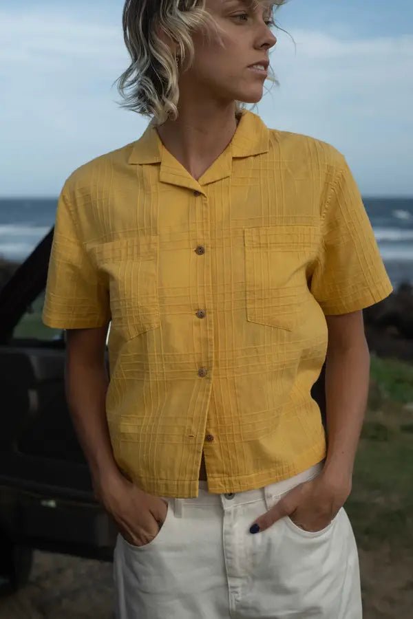 McTAVISH - Boxy Button Up Shirt - YELLOW