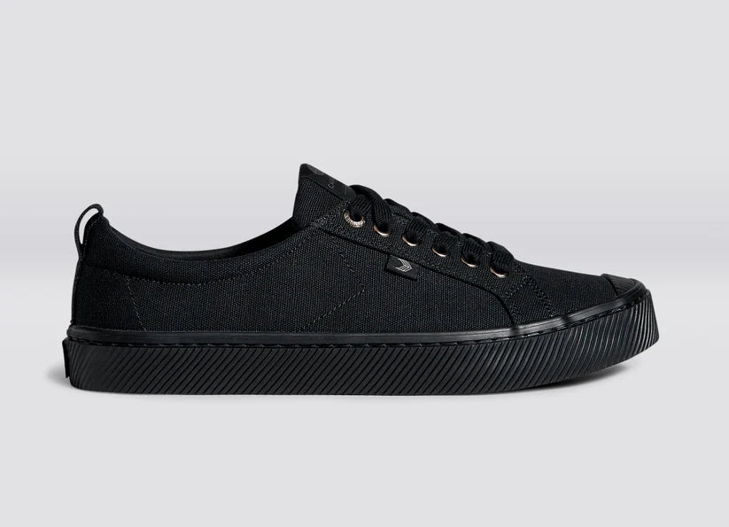 CARIUMA - OCA Low - All Black Canvas