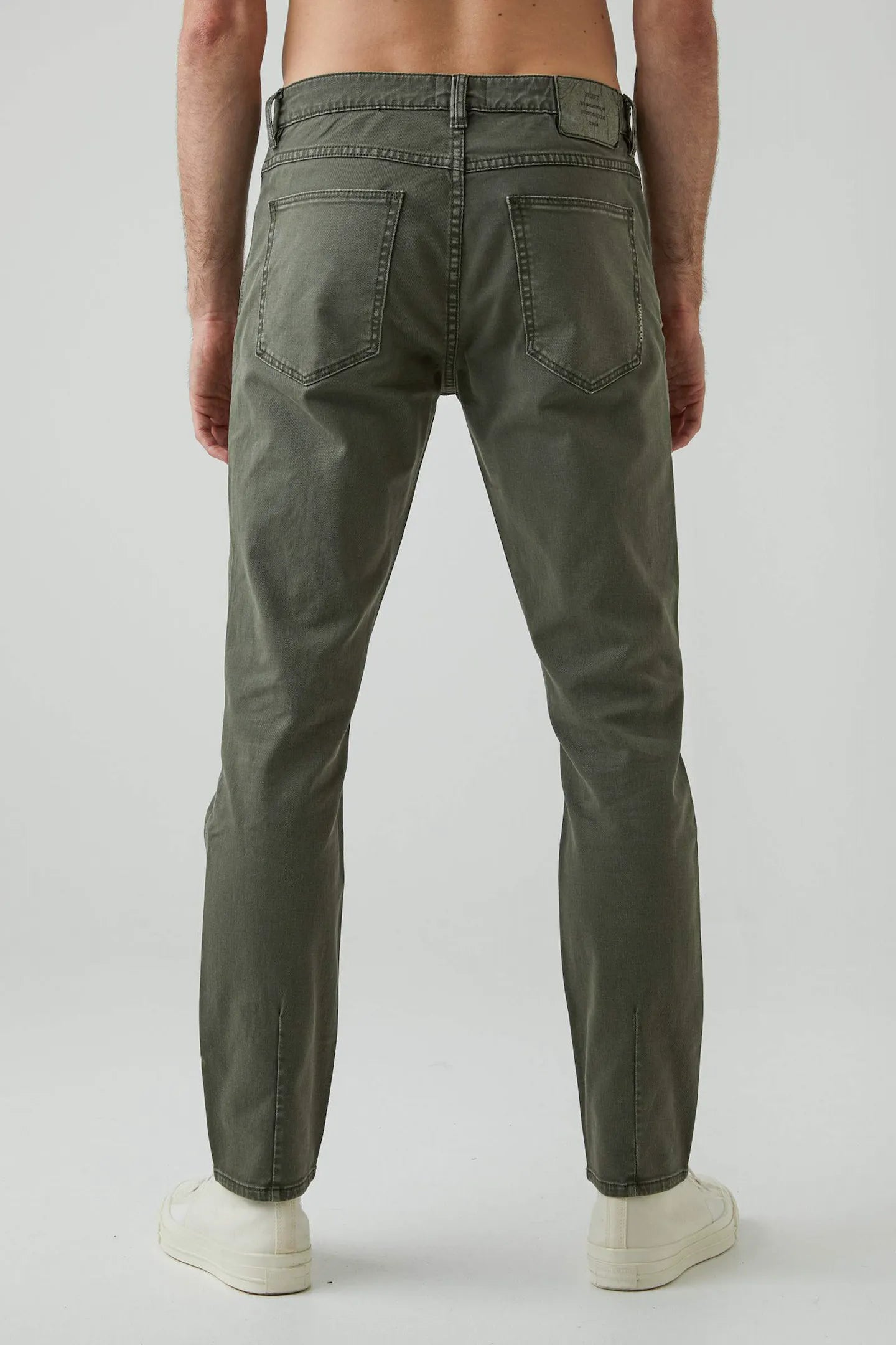 NEUW - Lou Slim Twill - MILITARY